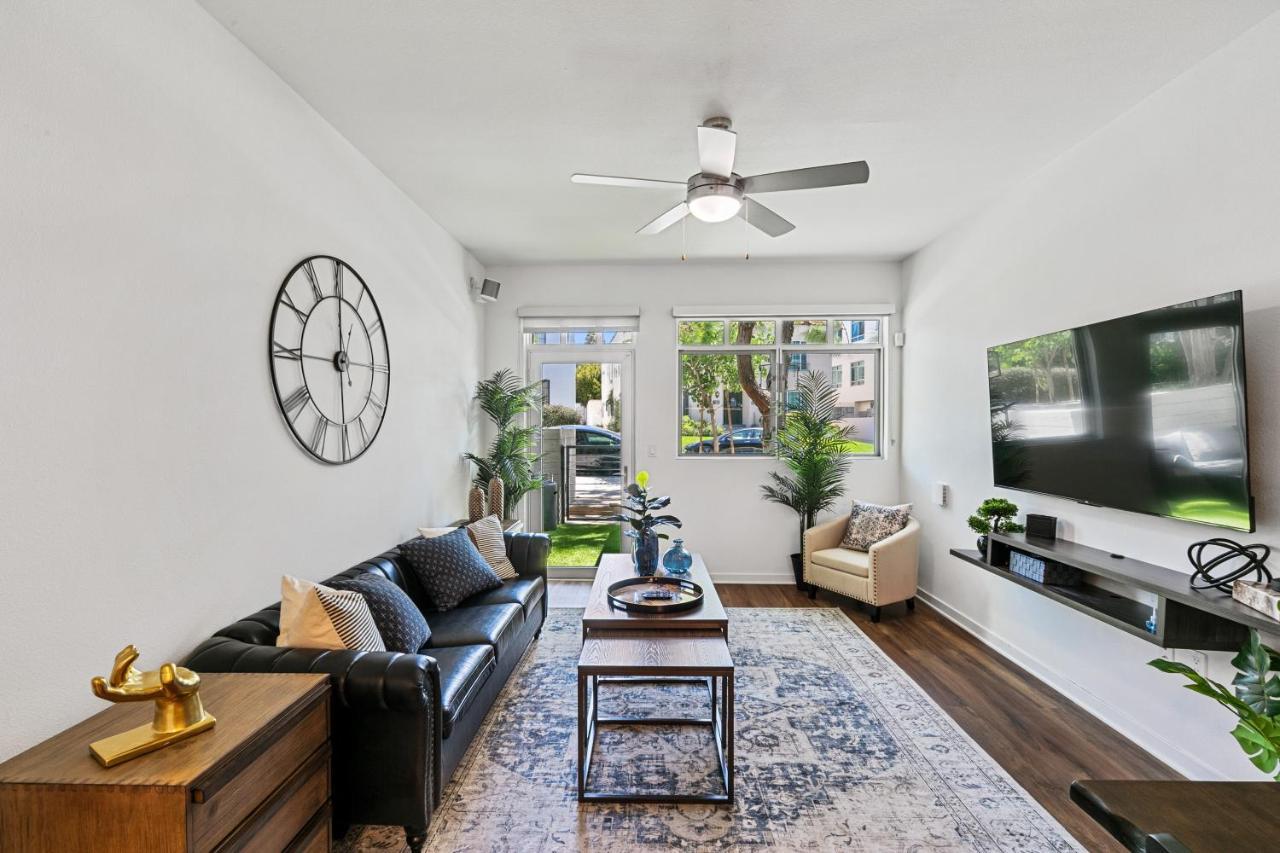 Beverly Grove Chic City Oasis 2 Bedroom Apt With Den 138 洛杉矶 外观 照片