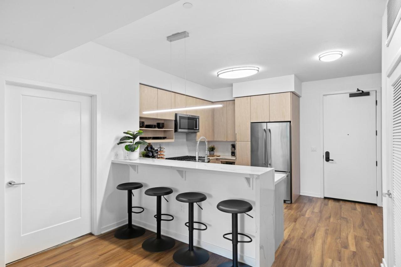 Beverly Grove Chic City Oasis 2 Bedroom Apt With Den 138 洛杉矶 外观 照片