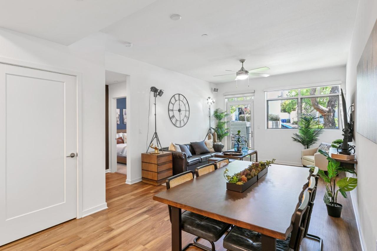 Beverly Grove Chic City Oasis 2 Bedroom Apt With Den 138 洛杉矶 外观 照片