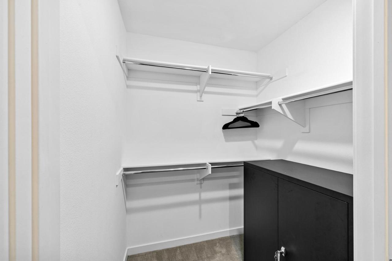 Beverly Grove Chic City Oasis 2 Bedroom Apt With Den 138 洛杉矶 外观 照片
