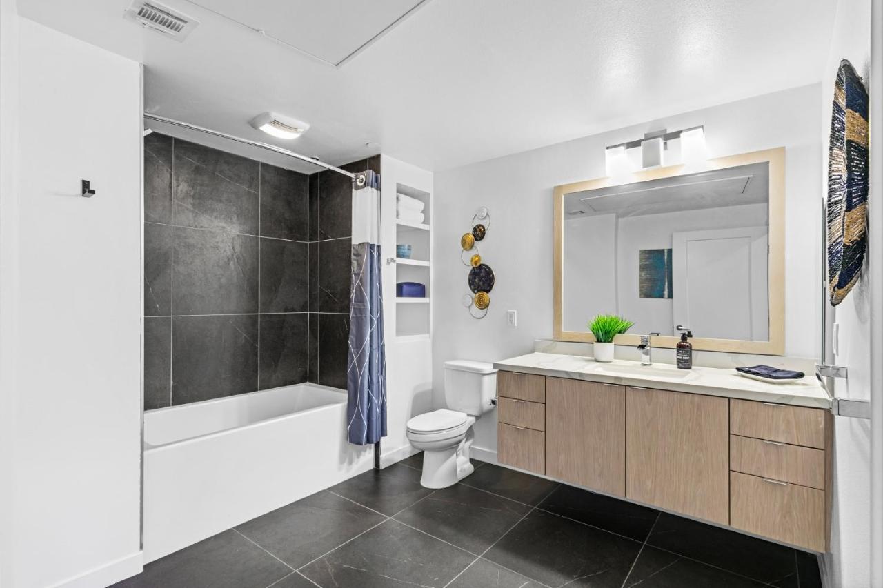 Beverly Grove Chic City Oasis 2 Bedroom Apt With Den 138 洛杉矶 外观 照片