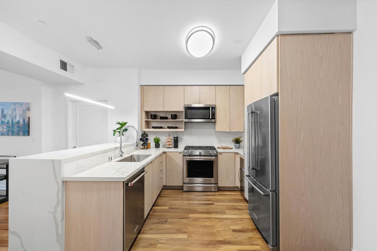 Beverly Grove Chic City Oasis 2 Bedroom Apt With Den 138 洛杉矶 外观 照片