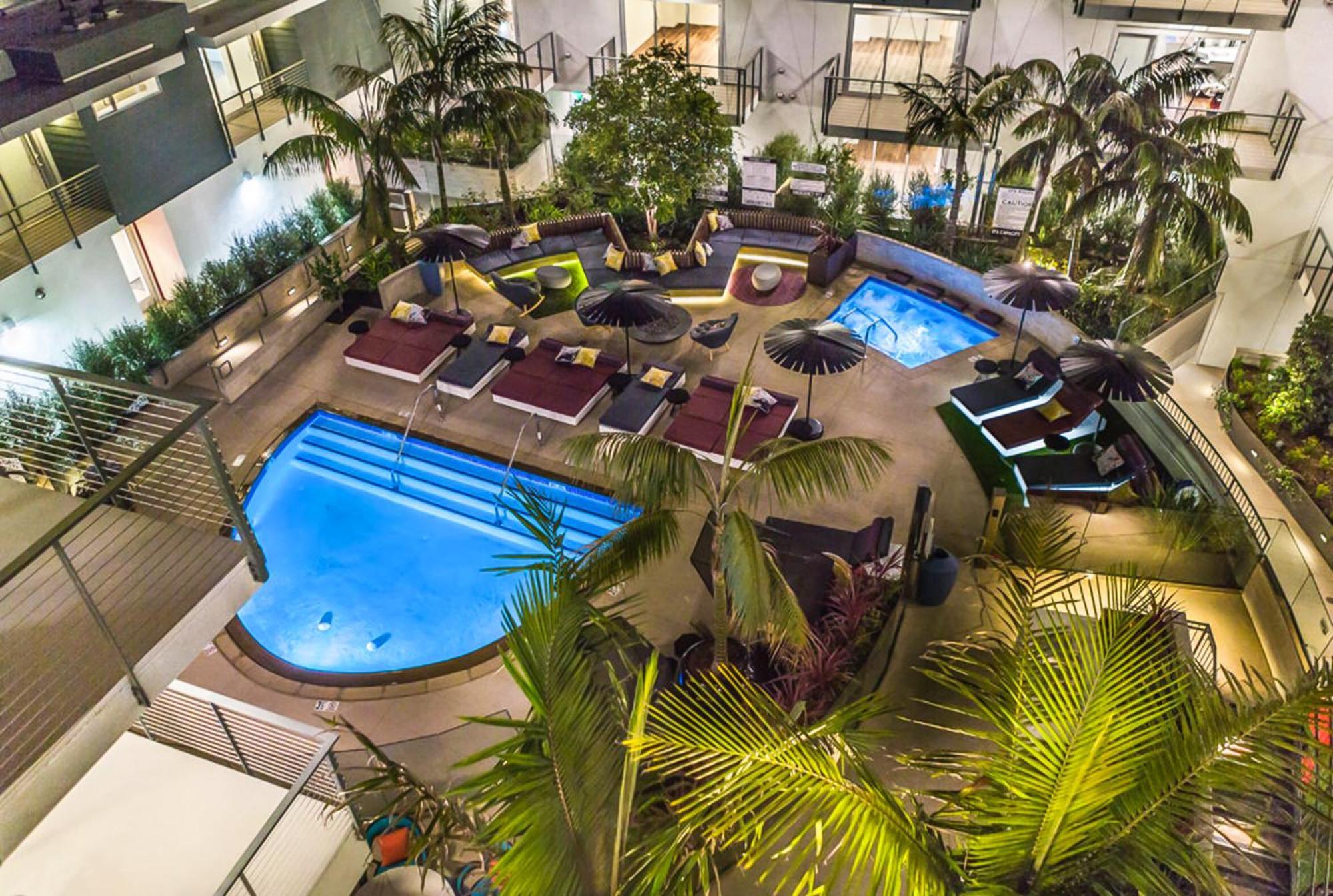 Beverly Grove Chic City Oasis 2 Bedroom Apt With Den 138 洛杉矶 外观 照片