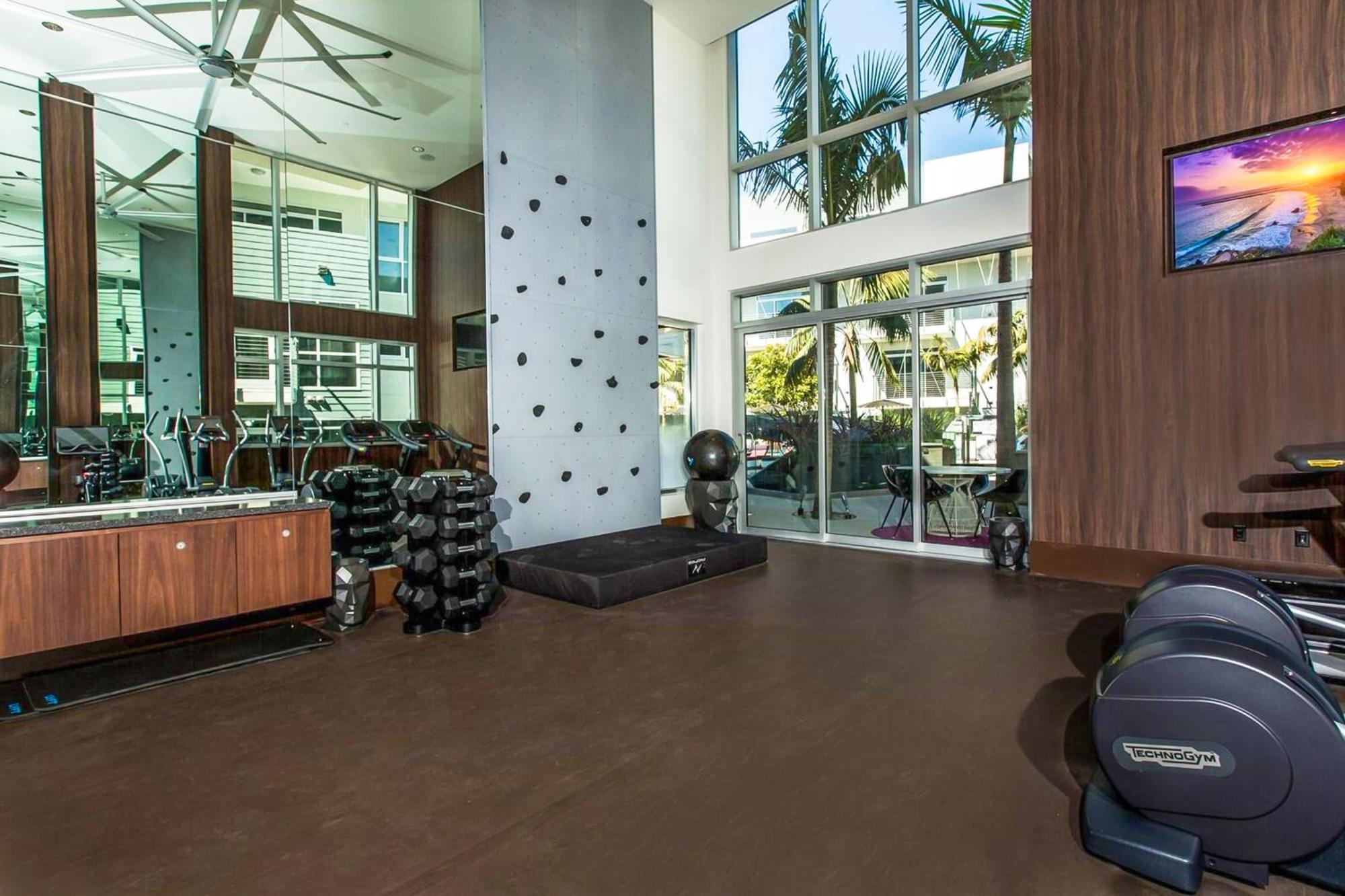 Beverly Grove Chic City Oasis 2 Bedroom Apt With Den 138 洛杉矶 外观 照片